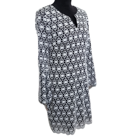 NWT Roz & Ali Eyelet Lace Bell Sleeve Dress Size Small - Picture 4 of 10